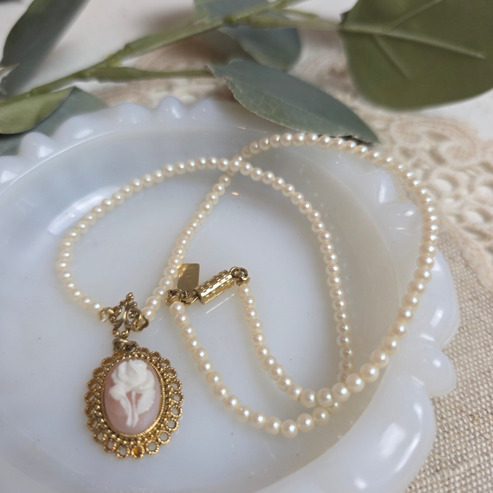 Classic Pearl Necklace with Cameo Pendant - Cream Pearls & Gold Frame